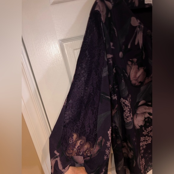 CLEO | Purple Floral Blouse with Lace Detail on Sleeves: XXL - Picture 6 of 13